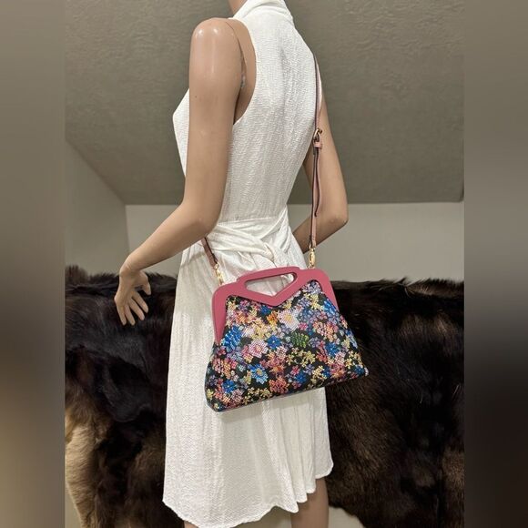 Floral Embossed Genuine Leather Handmade Wooden Frame & Cut-out Handle Bag - Picture 6 of 16